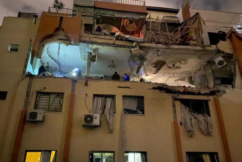 اثار قصف الاحتلال لمنزل الشهيد طارق عز الدين