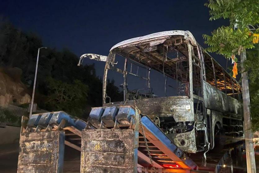 حافلة المستوطنين التي تم إحراقها في بلدة العيساوية