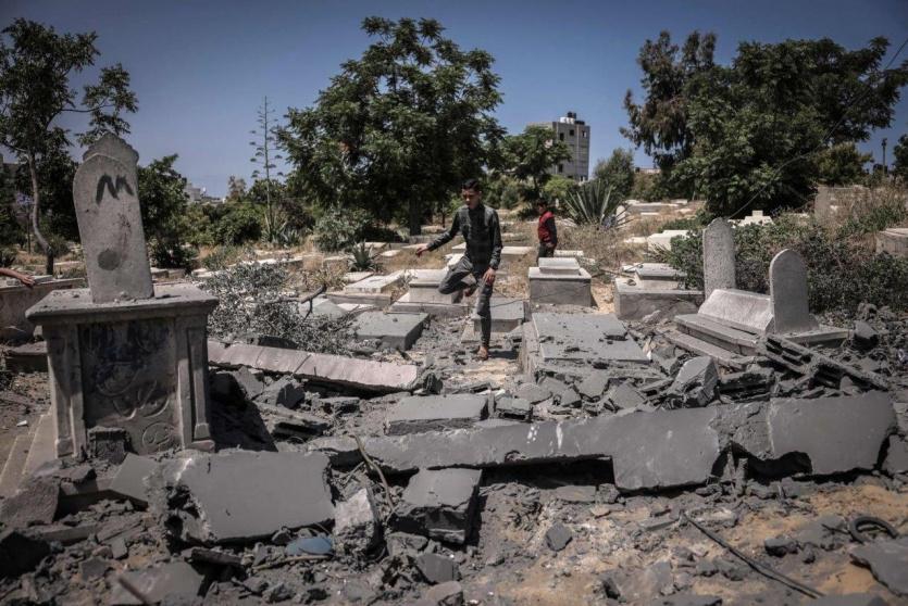 قصف مقبرة بيت لاهيا شمال قطاع غزة