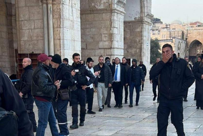 وزير الأمن القومي الإسرائيلي، إيتمار بن غفير يقتحم المسجد الأقصى المبارك