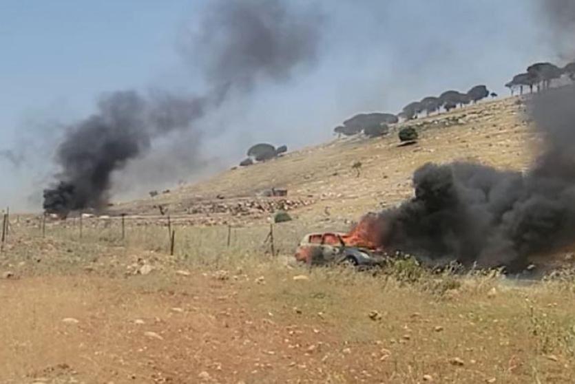 مستوطنون يحرقون مركبات مواطنين بين ترمسعيا والمغير شرق رام الله