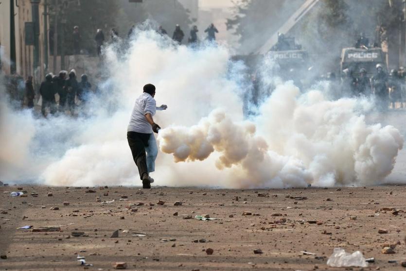  إطلاق قوات الاحتلال الاسرائيلي قنابل الغاز السام صوب المواطنين - أرشيف