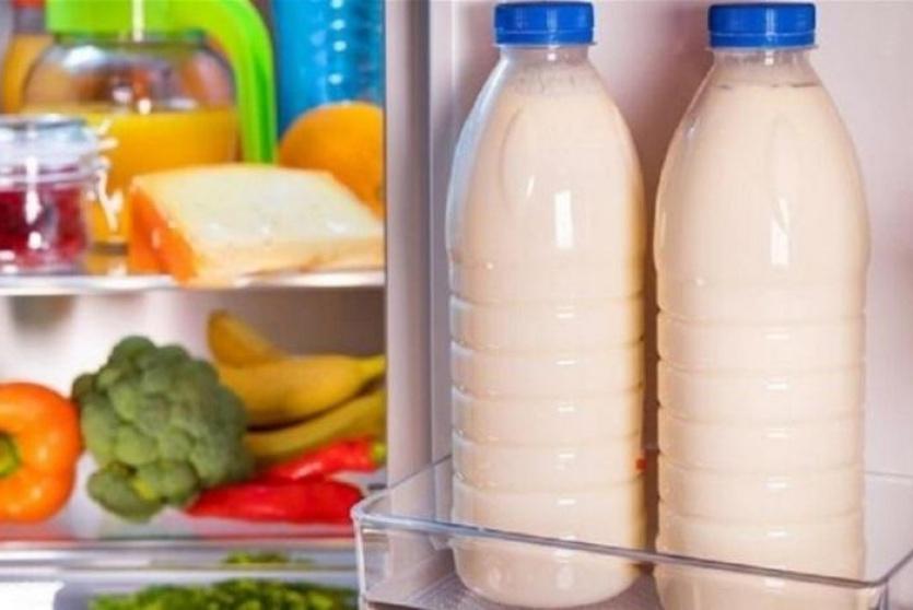تخزين الحليب في الثلاجة