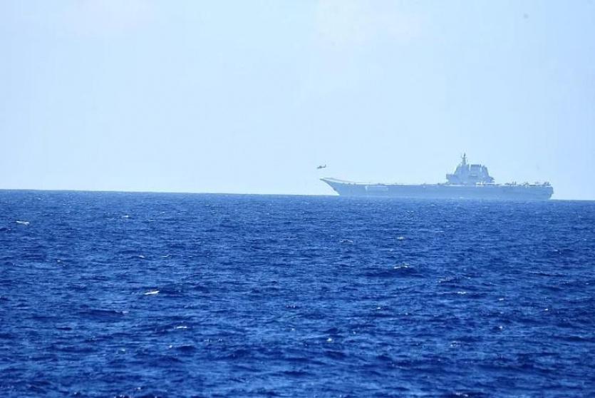 سفينة حربية صينية تبحر في منطقة غرب الهادي 