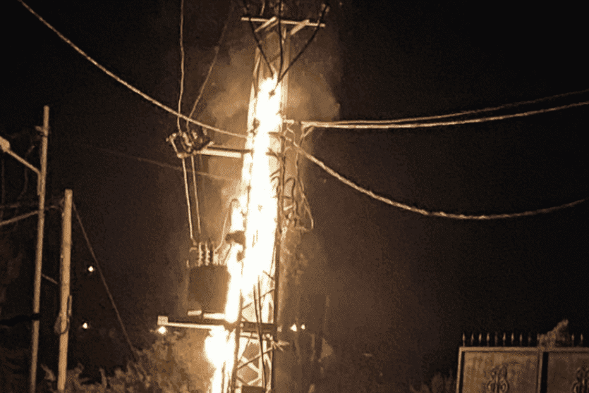 مستوطنون يحرقون محولا للكهرباء