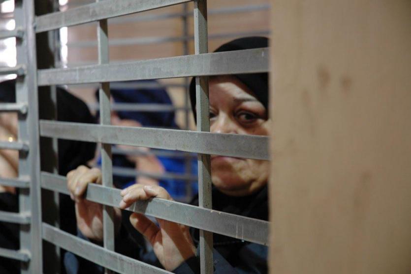 أسيرة في سجون الاحتلال -صورة أرشيفية-