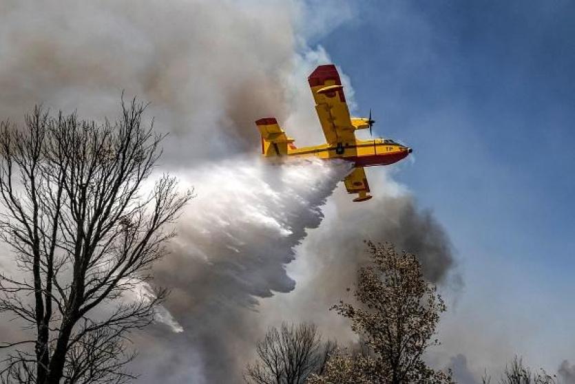 طائرة لإطفاء الحرائق - ارشيف