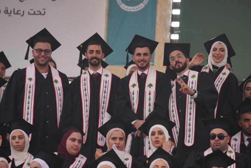 جامعة بيرزيت تواصل احتفالاتها بتخريج الفوج الثامن والأربعين