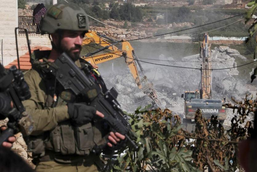 قوات الاحتلال تهدم منزلا لمواطن فلسطيني -أرشيف