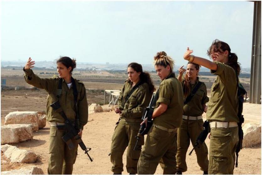 مجندات في قاعدة لجيش الاحتلال الإسرائيلي