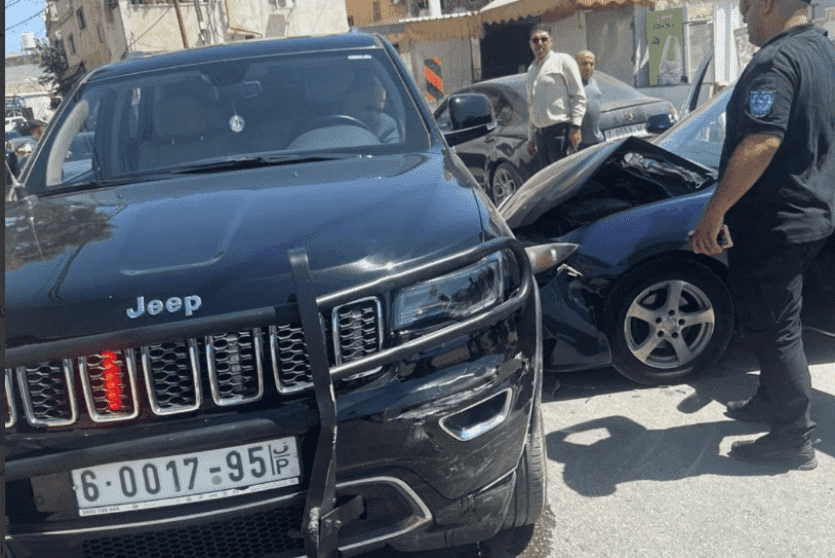 حادث سير بين مركبة وأخرى مرافقة لموكب رئيس الوزراء بالظاهرية