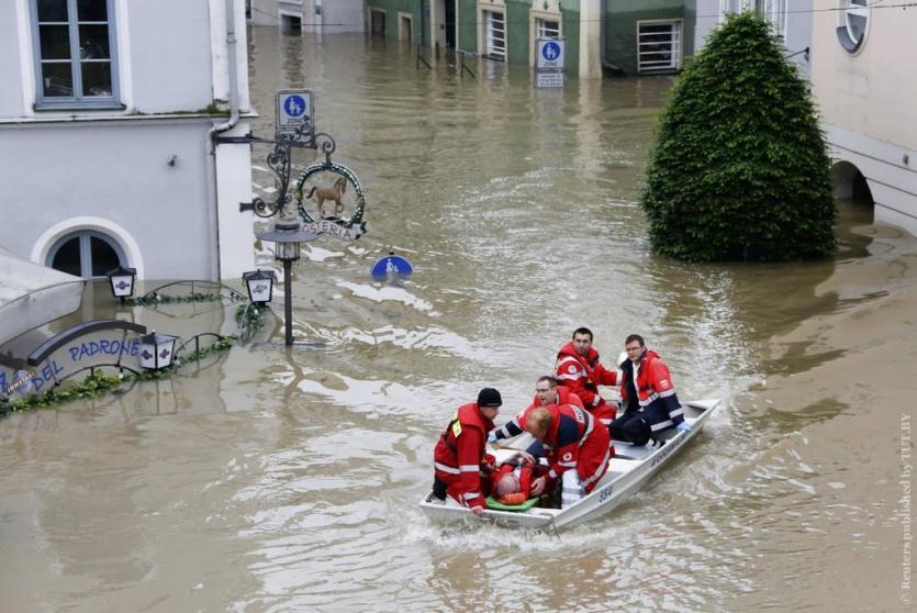 فيضانات اسبانيا