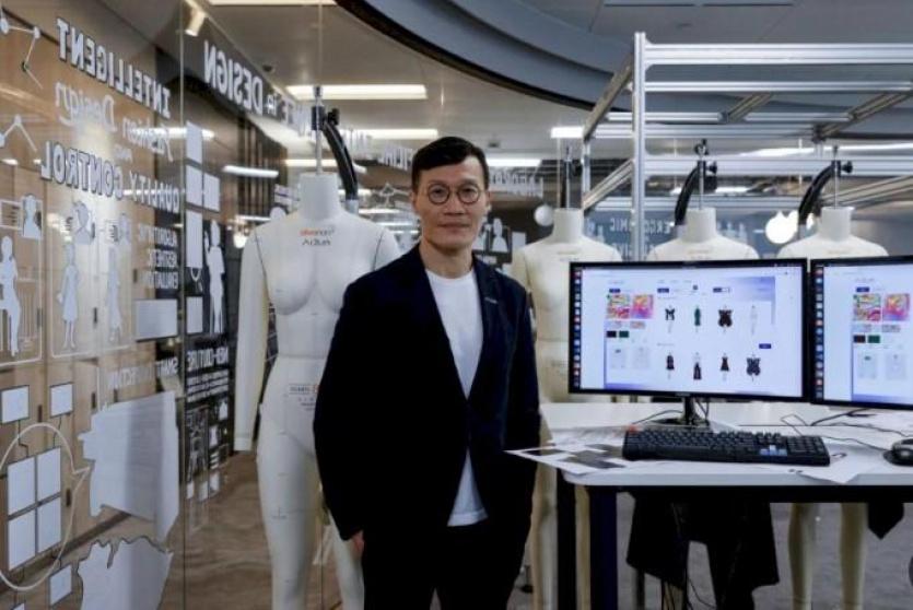 كالفن وونغ مبتكر أول برنامج ذكاء اصطناعي يتولى إدارته مصمم أزياء
