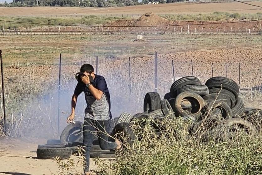 إصابات بالاختناق إثر إطلاق قوات الاحتلال قنابل الغاز على المتظاهرين السلميين شرق قطاع غزة