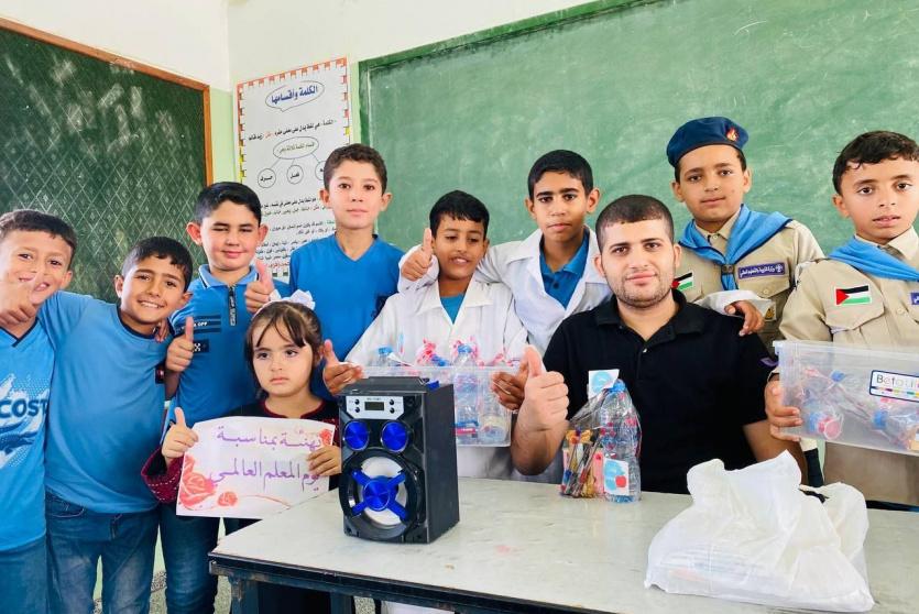 فعاليات إحياء يوم المعلم العالمي في المدارس الفلسطينية