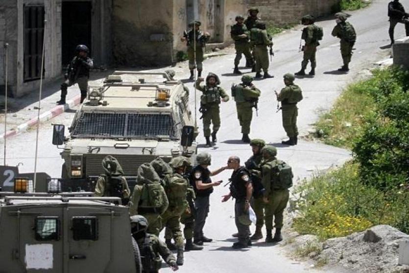 جيش الاحتلال يقتحم بلدة بيت أمر ويستولي على مركبة