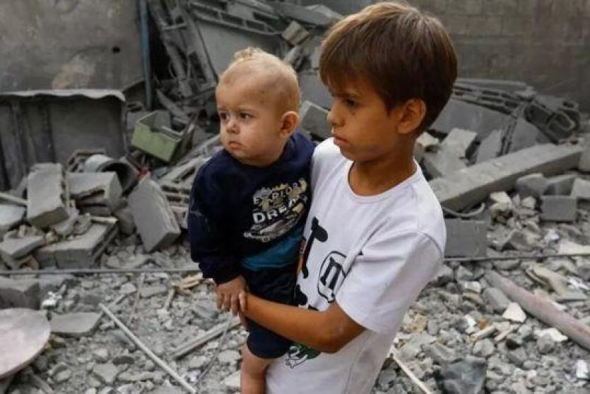 أطفال يعانون من ويلات الحرب في غزة - ارشيفية
