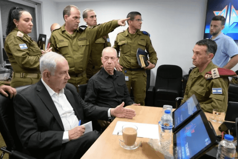 نتنياهو في اجتماع مع قادة جيش الاحتلال - ارشيف