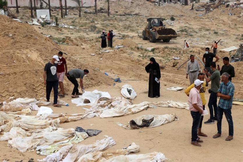 انتشال جثامين شهداء في غزة