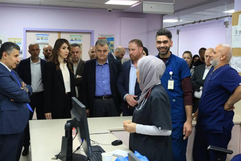 وزيرة العمل تترأس جولة ميدانية على مجمع فلسطين الطبي