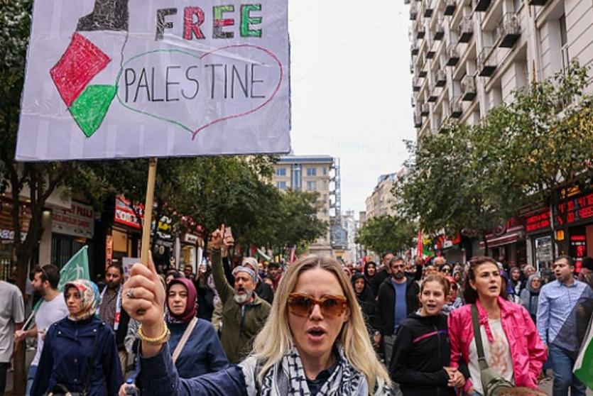 مسيرة تضامنية مع فلسطين في إسطنبول، دعمًا لغزة ورفضًا للعدوان
