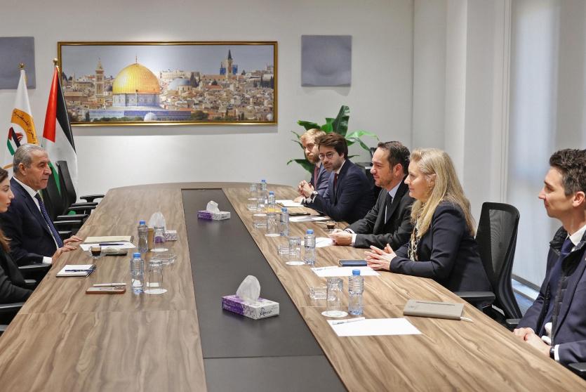 خلال اللقاء 