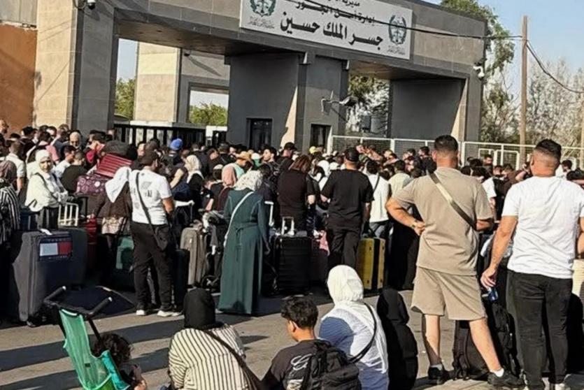 معاناة مسافري جسر الملك حسين