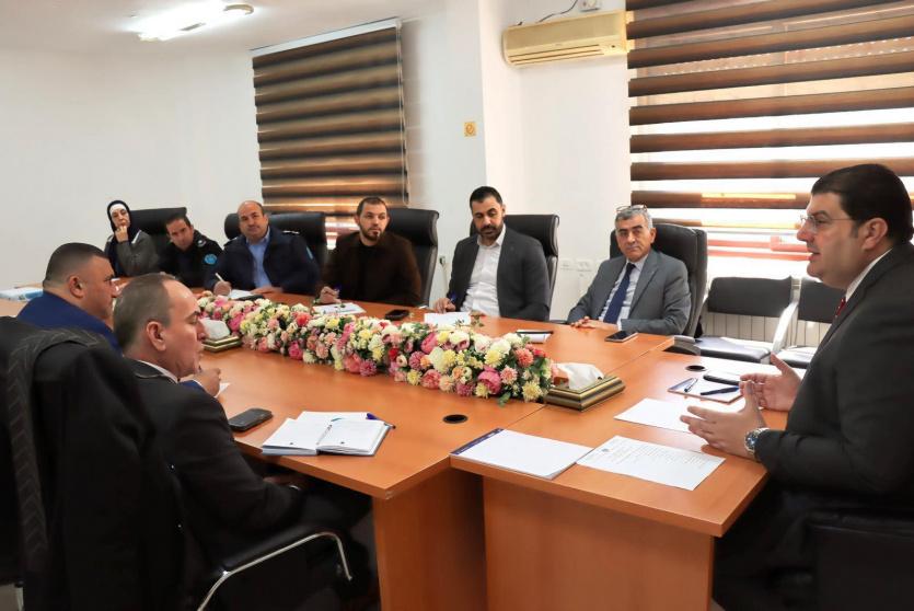 وزير النقل يترأس اجتماعاً لوضع خطة لمعالجة 