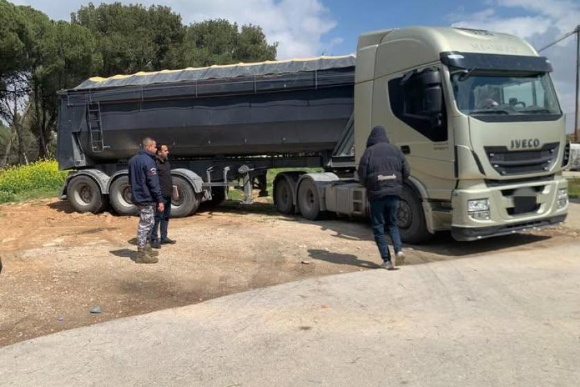 إرجاع شاحنة إسرائيلية محملة بمخلفات هدم وبناء إلى الداخل الفلسطيني