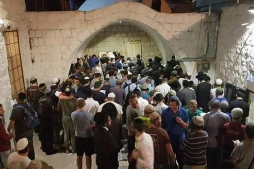 مستوطنون يقتحمون مقامات دينية إسلامية في عورتا جنوب شرق نابلس