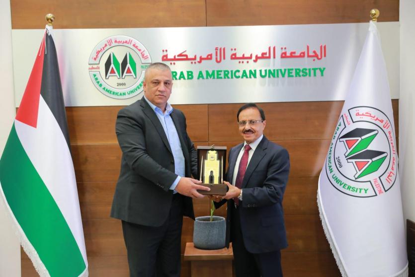 جانب من الزيارة