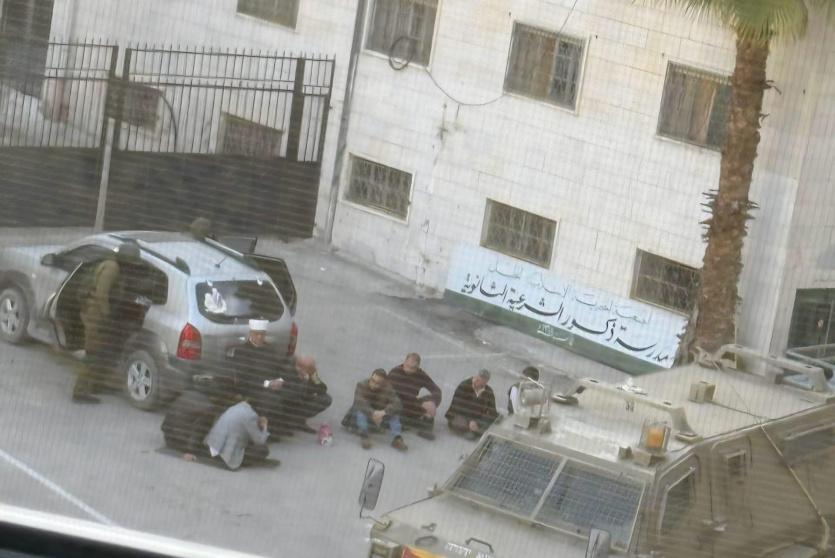 مداهمة قوات الاحتلال لمقر الجمعية واعتقال وزير الأوقاف السابق