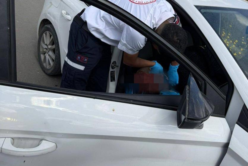 الشاب عدي فرج شعبان وخطيبته سوار عباس