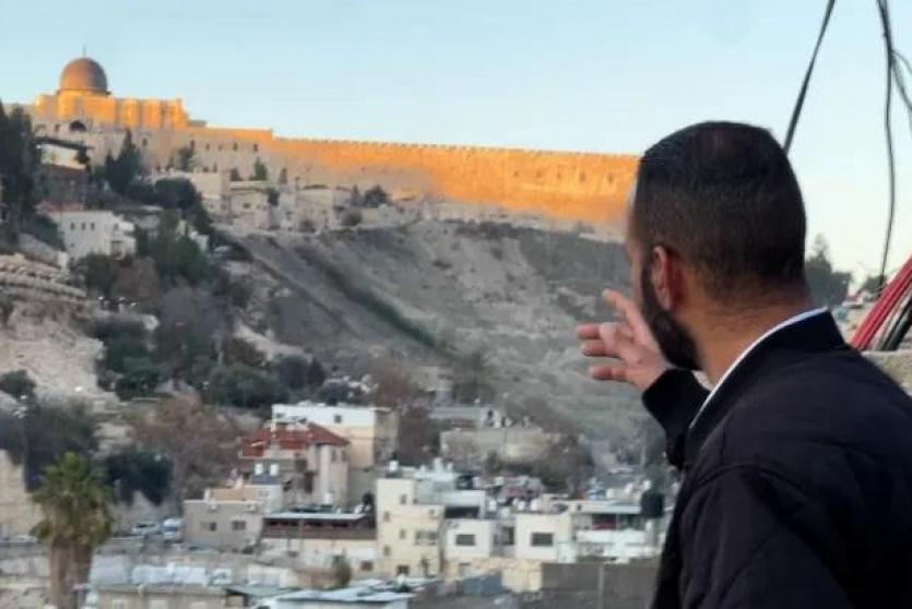 مقدسي يُخلي منزله قسرا في صور باهر تمهيدا لهدمه ذاتيا