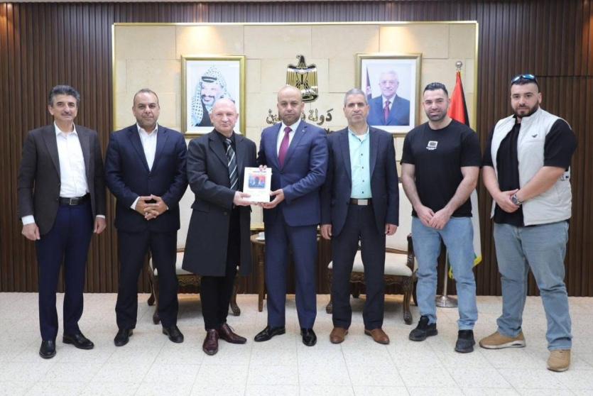 الدكتور حمايل يستقبل الشاعر الروسي فاديم تيريوخن المنسق العام لرابطة اتحادات كتاب البريكس