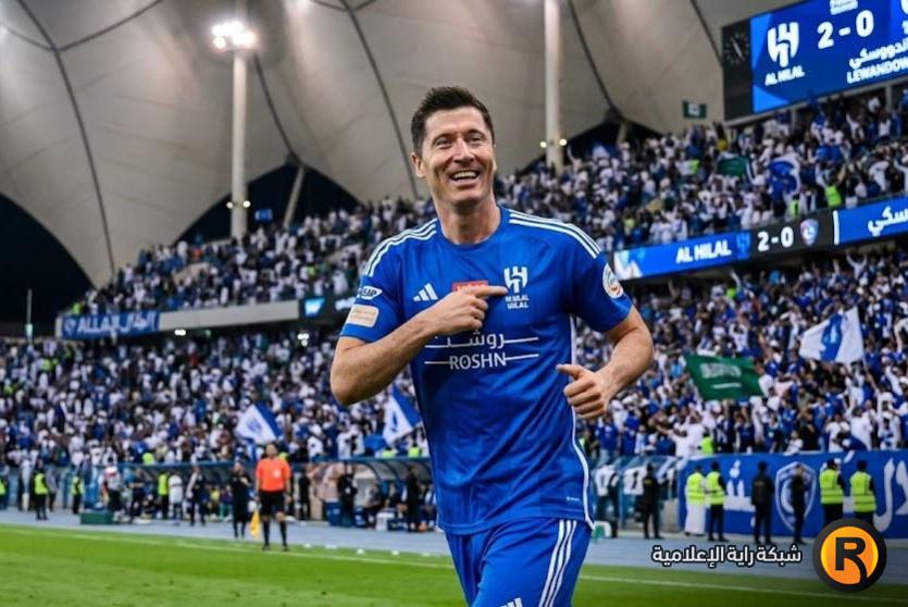 هل يرتدي ليفاندوفسكي قميص الهلال السعودي (صورة بالذكاء الاصطناعي)