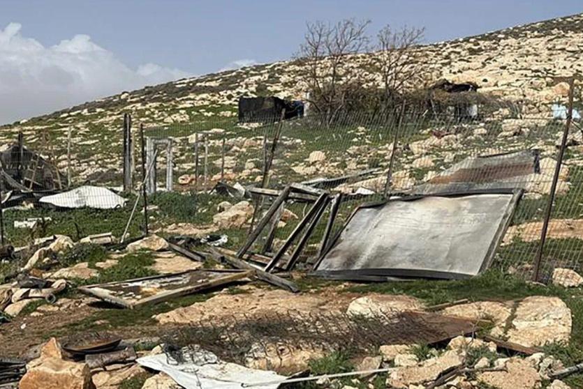 مستوطنون يخربون خط المياه الوحيد لعرب التبنة البدوي شرق القدس