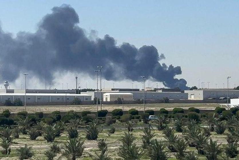 الكويت تعلن تعليق الرحلات الجوية بعد استهداف مطار الكويت الدولي بصواريخ ومسيّرات إيرانية