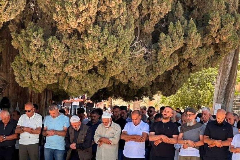 65 ألفا يؤدون الجمعة في المسجد الأقصى