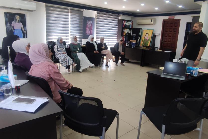 56 امرأة منتخبة يعززن حضورهن في الحكم المحلي عبر سلسلة تدريبات نفذتها جمعية المرأة العاملة الفلسطينية للتنمية في خمس محافظات