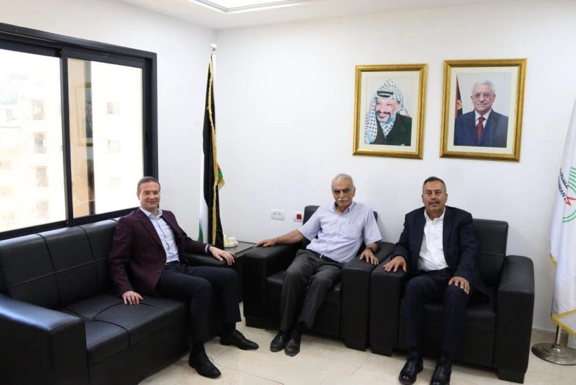  المهندس بدر أبو زهرة يستلم مهامه رئيساً لمجلس إدارة 