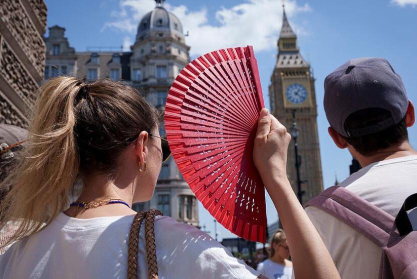 موجة حر غير مسبوقة تضرب بريطانيا وحرائق تجتاح البلاد