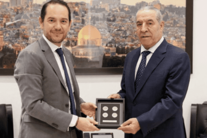 الشيخ يستقبل القنصل العام الفرنسي وممثلة الكونفدرالية السويسرية في لقاءين وداعيين