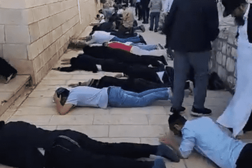 مستوطنون يؤدون طقوسا تلمودية في المسجد الأقصى