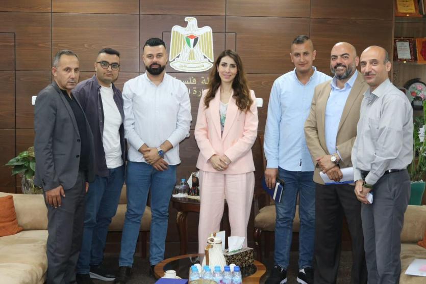نحو شراكة فاعلة لتمكين الشباب وتشغيلهم.. وزارة العمل ومؤسسة "بيتنا الشبابي" تبحثان آفاق التعاون المشترك