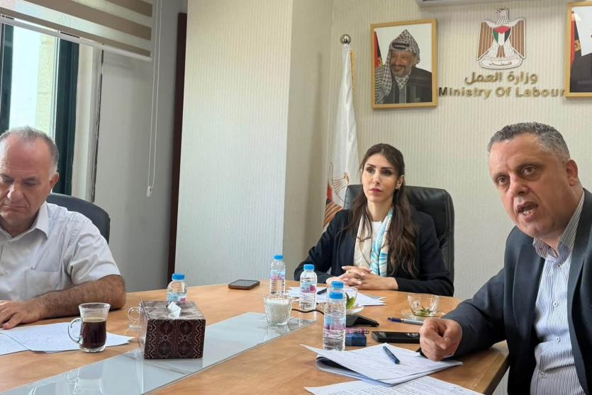 وزيرة العمل إيناس العطاري 