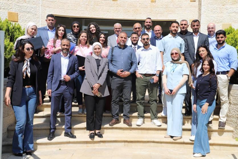 اختتام دورة تدريبية متخصصة في التحليل المالي
