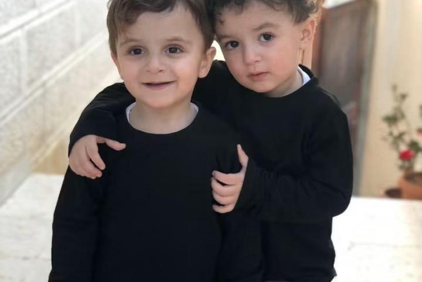إنجاز طبي فلسطيني.. الدكتور محمود رزيقات يحدد طفرة وراثية مسببة لمرض نادر لدى عائلة فقدت 13 طفلًا