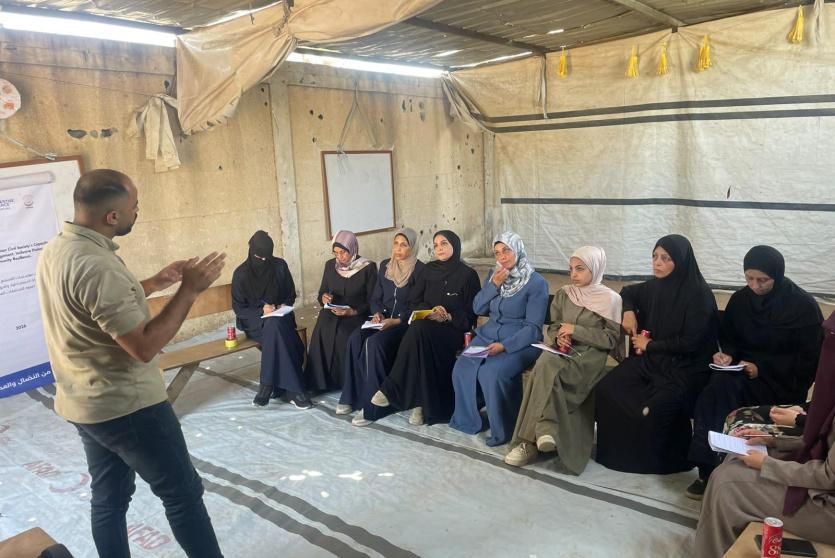 جمعية المرأة العاملة تنفذ لقاءً تدريبياً في دير البلح بعنوان: بادري، شاركي، واصنعي الفرق 