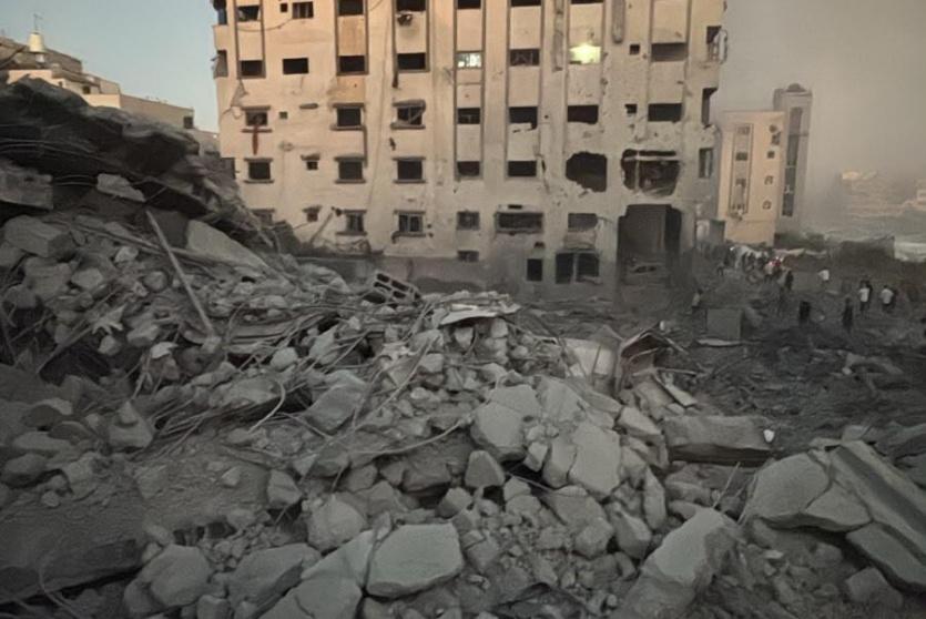 طائرات الاحتلال تقصف مسجداً وسط مدينة غزة